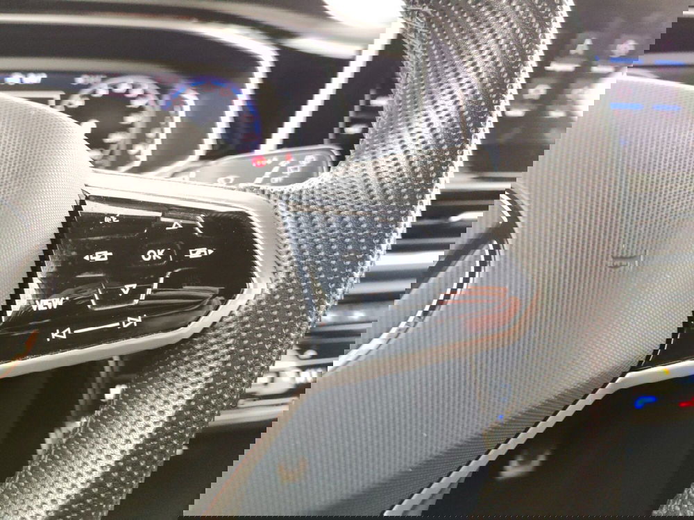 Volkswagen T-Roc usata a Massa-Carrara (13)