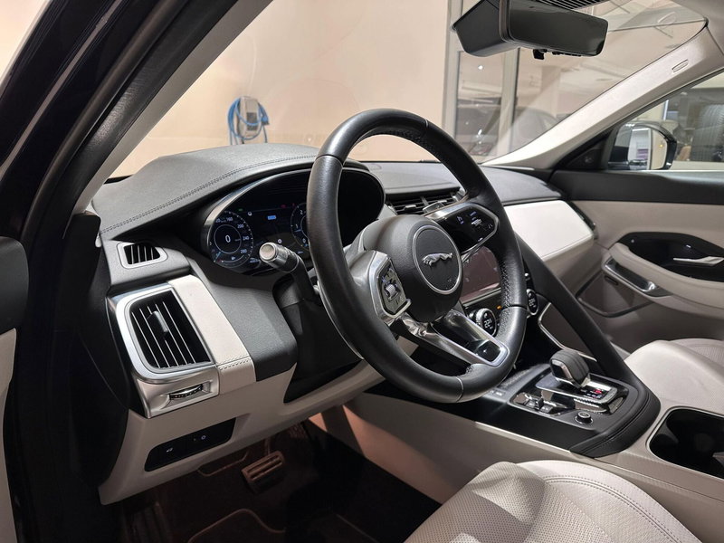 Jaguar E-Pace usata a Varese (11)