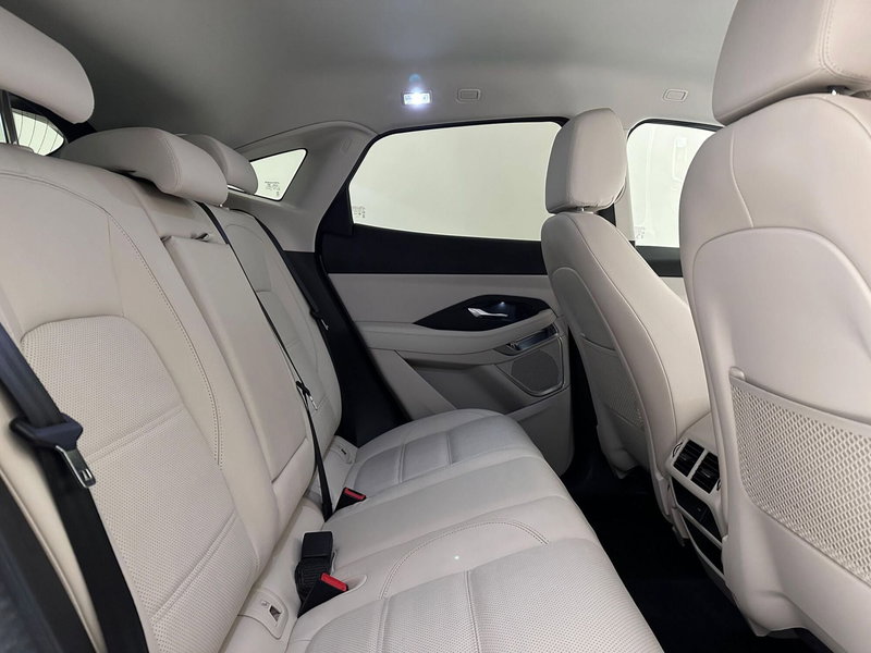 Jaguar E-Pace usata a Varese (5)