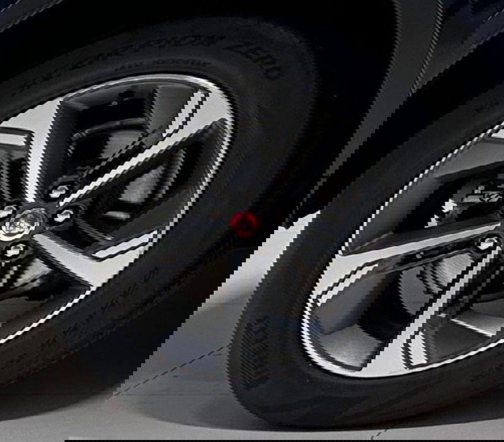 Jaguar E-Pace usata a Varese (9)