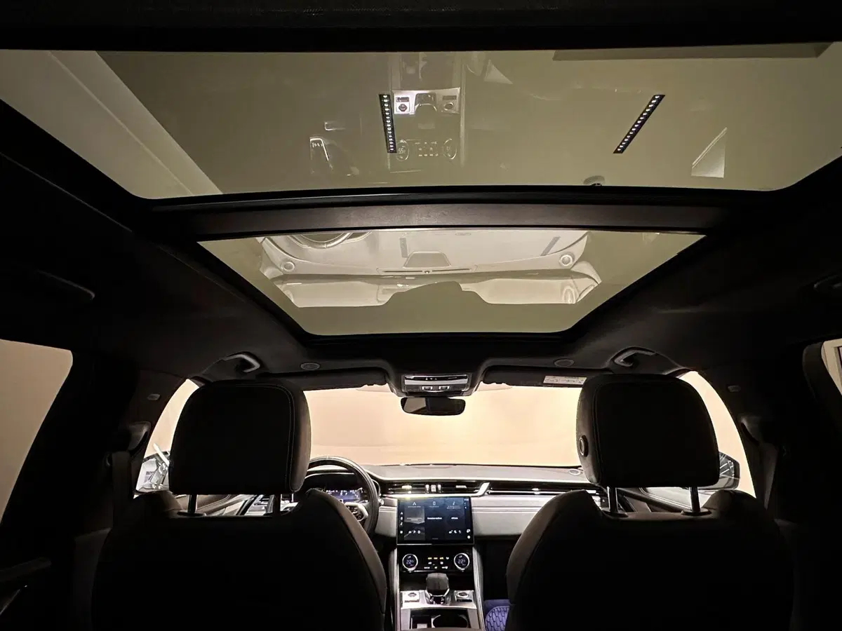 Jaguar F-Pace usata a Varese (11)