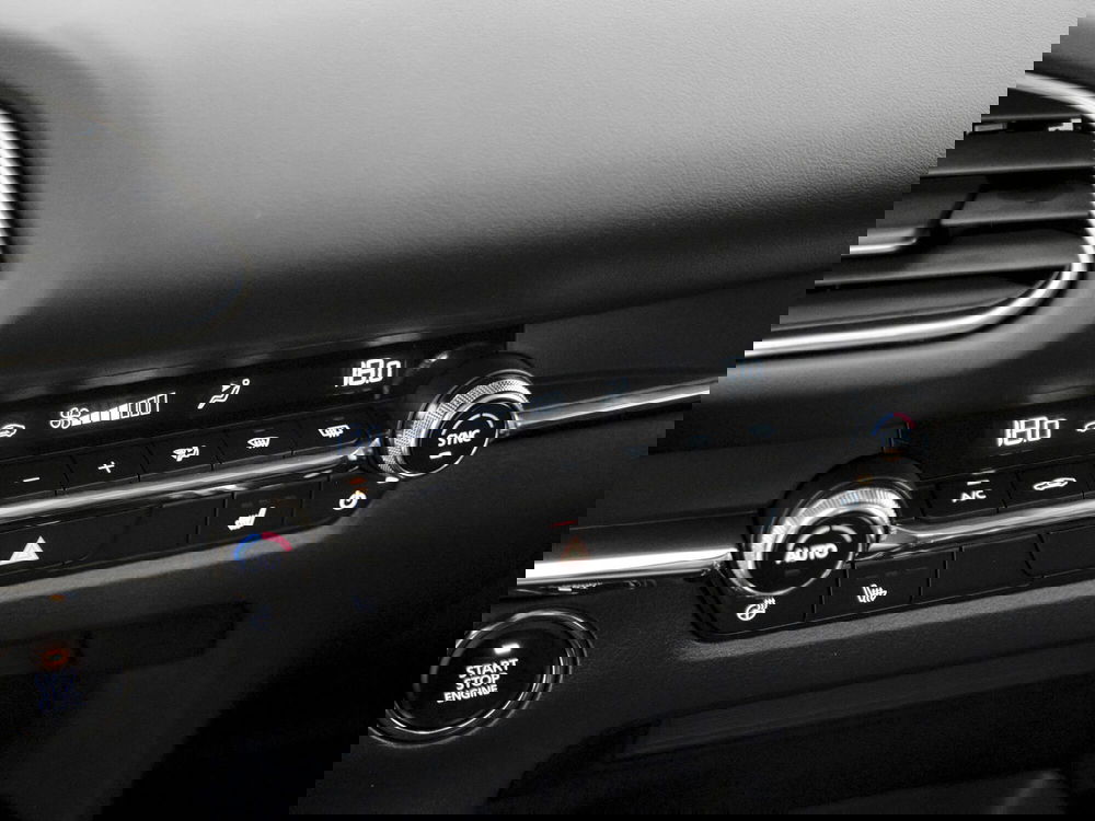 Mazda CX-30 nuova a Prato (14)