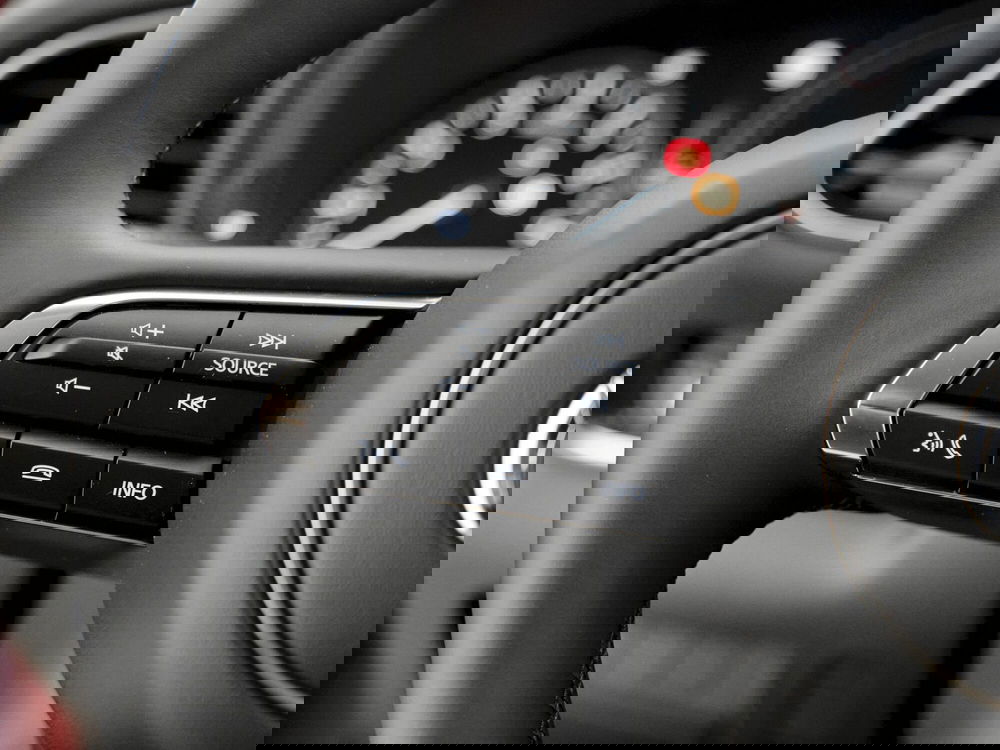 Mazda CX-30 nuova a Prato (9)