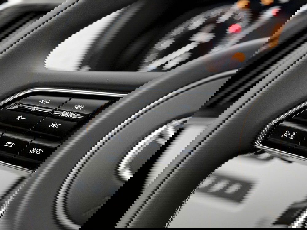 Mazda CX-80 nuova a Prato (9)