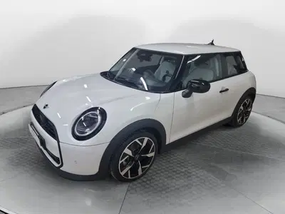MINI Mini 3p 1.5 C Classic auto del 2025 usata a San Nicola la Strada