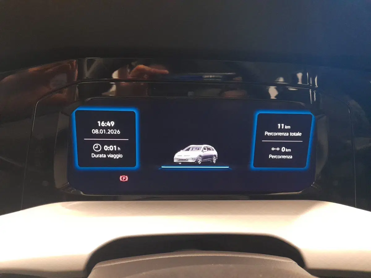 Volkswagen Golf Variant nuova a Bologna (12)