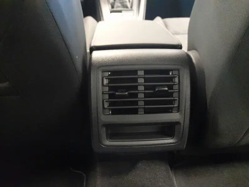 Volkswagen Golf Variant nuova a Bologna (15)