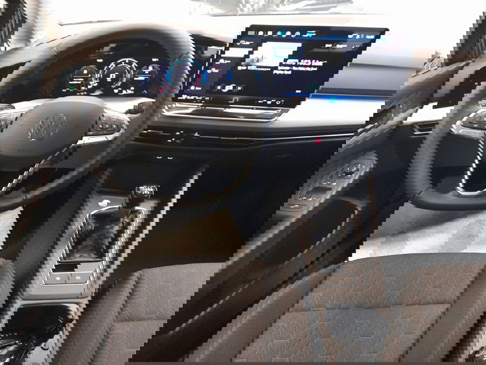 Volkswagen Golf Variant nuova a Bologna (16)