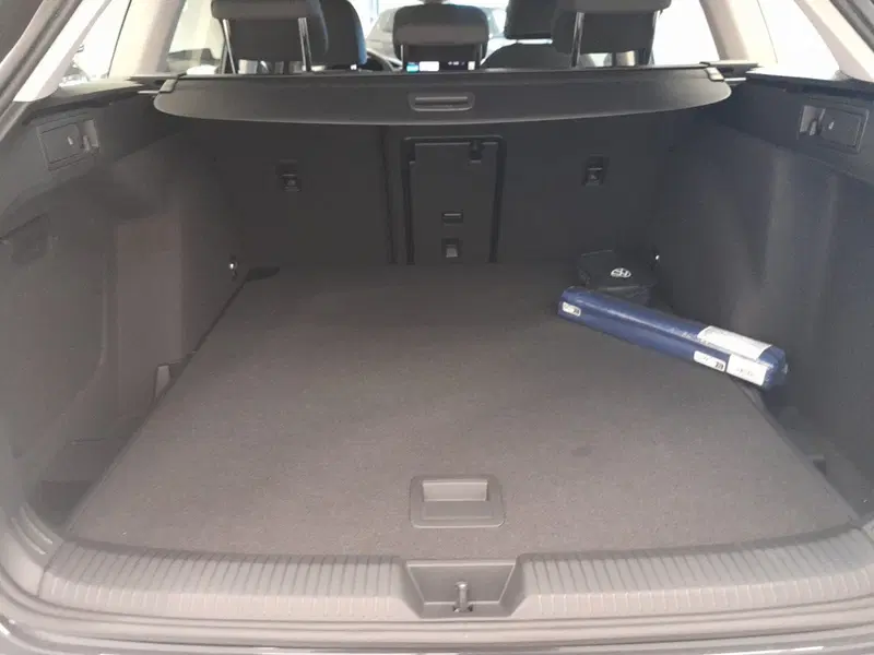 Volkswagen Golf Variant nuova a Bologna (17)