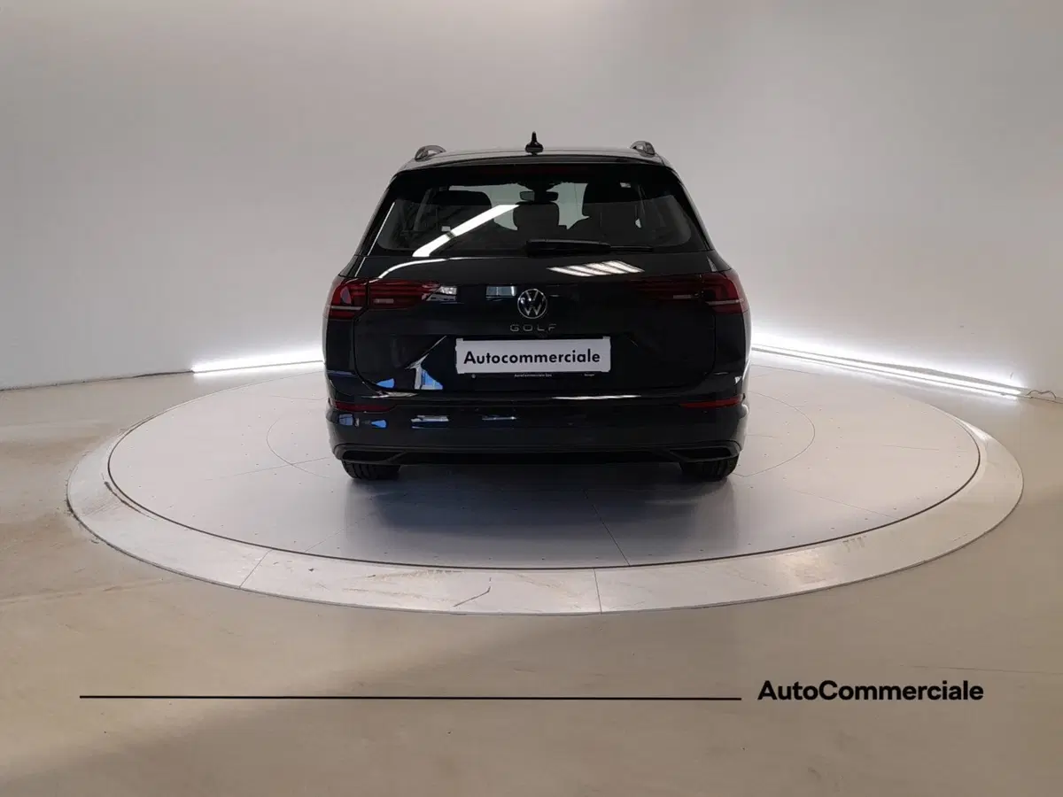 Volkswagen Golf Variant nuova a Bologna (5)