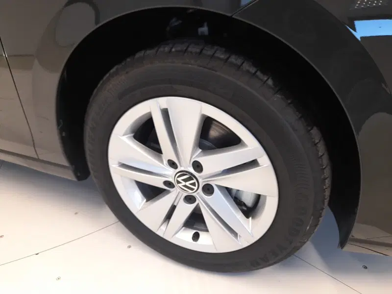Volkswagen Golf Variant nuova a Bologna (7)
