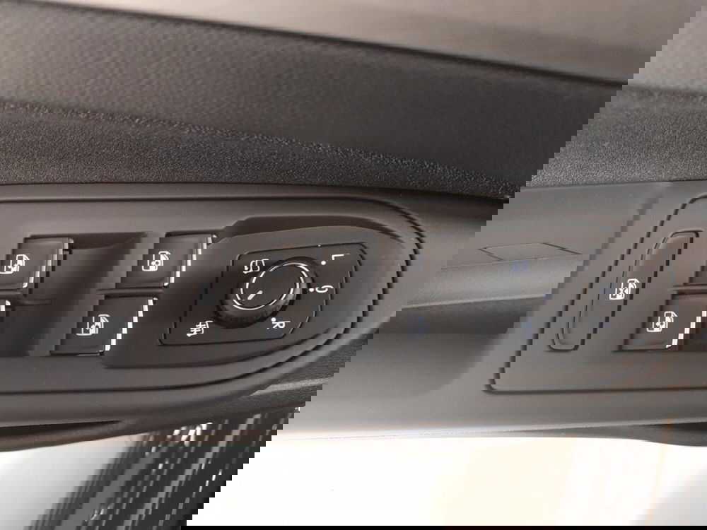 Volkswagen Golf Variant nuova a Bologna (9)