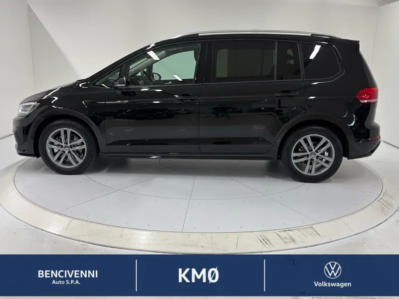 Volkswagen Touran nuova a Catanzaro (10)