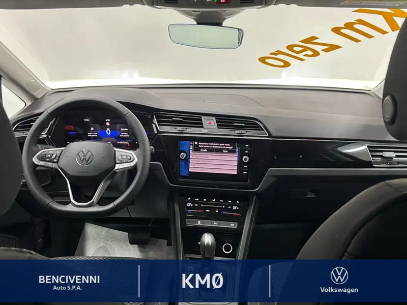 Volkswagen Touran nuova a Catanzaro (14)