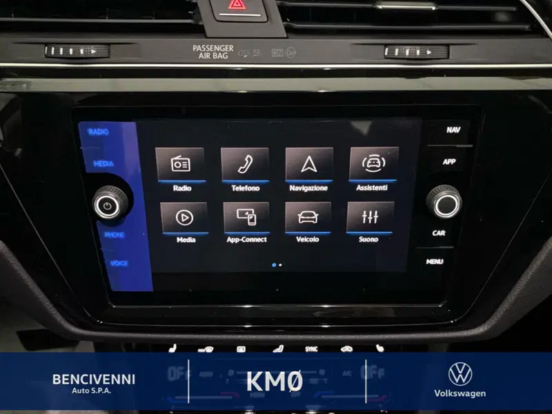 Volkswagen Touran nuova a Catanzaro (17)