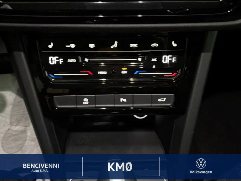 Volkswagen Touran nuova a Catanzaro (18)