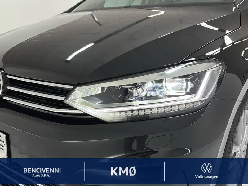 Volkswagen Touran nuova a Catanzaro (2)