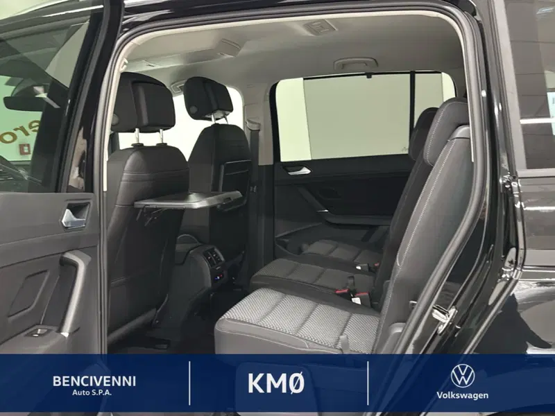 Volkswagen Touran nuova a Catanzaro (20)
