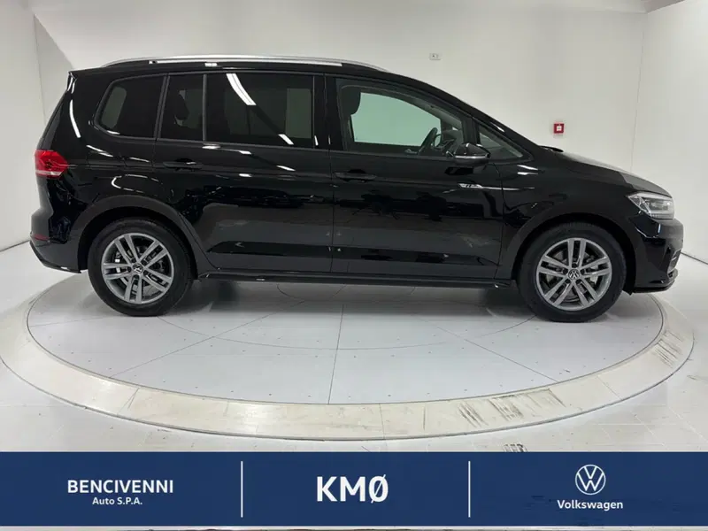 Volkswagen Touran nuova a Catanzaro (5)