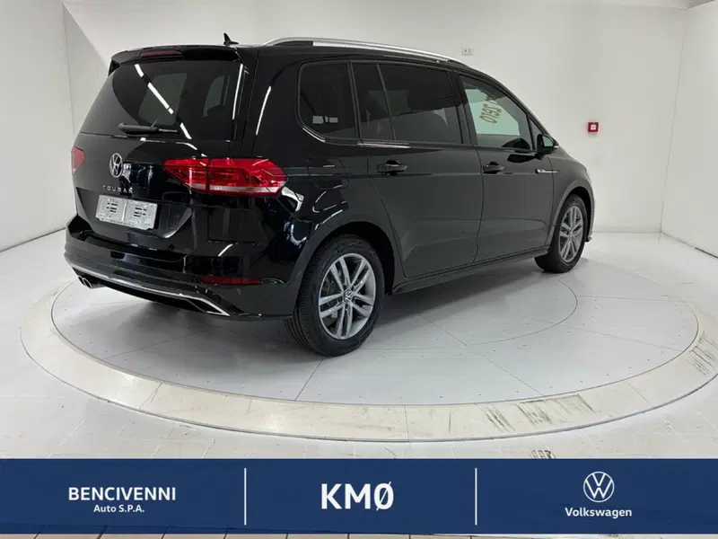 Volkswagen Touran nuova a Catanzaro (6)