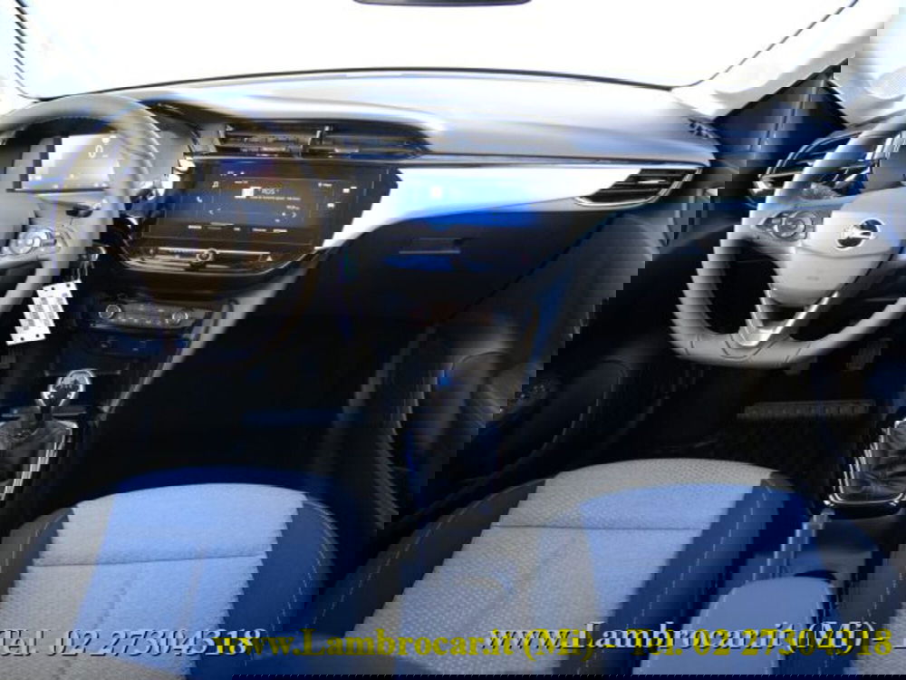 Opel Corsa nuova a Milano (2)