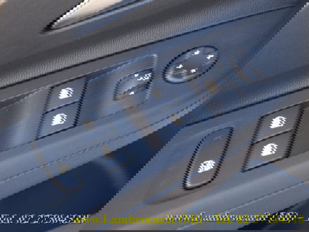 Opel Corsa nuova a Milano (10)