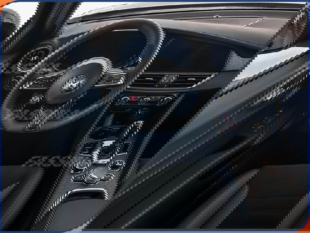 Alfa Romeo Giulia nuova a Milano (10)