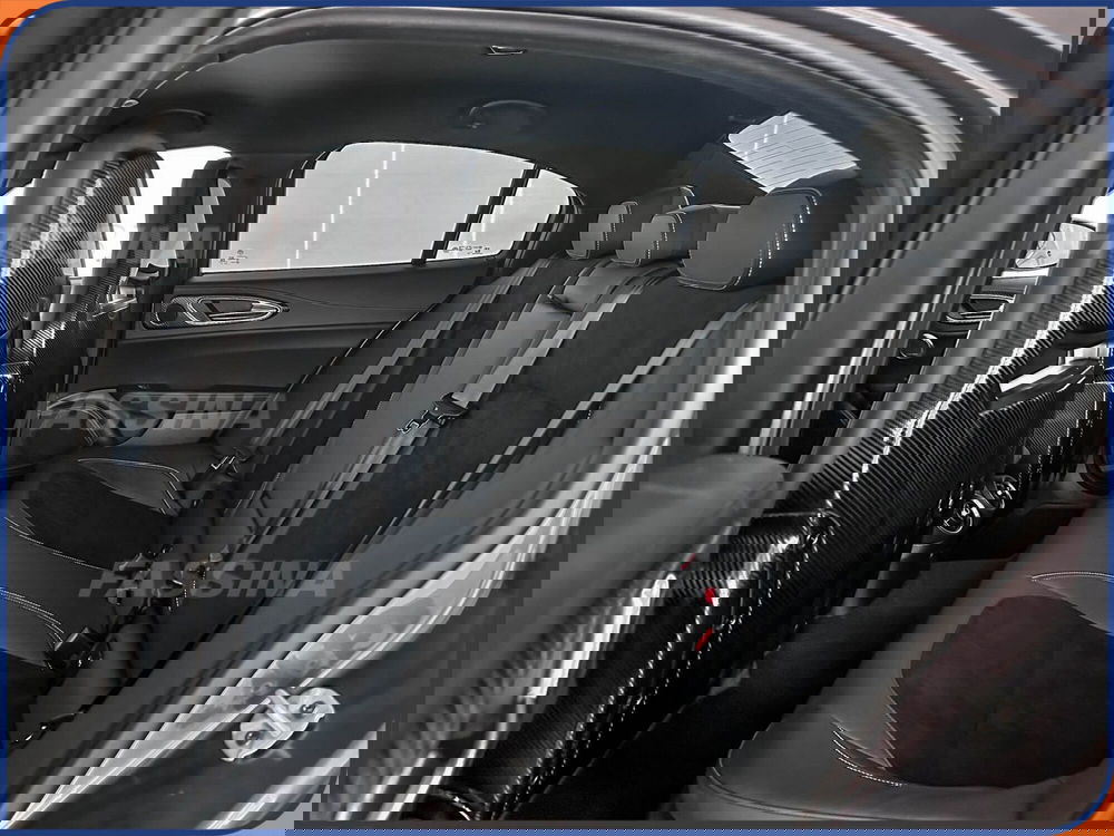 Alfa Romeo Giulia nuova a Milano (11)