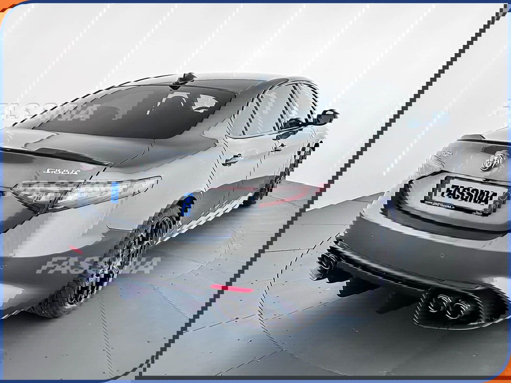 Alfa Romeo Giulia nuova a Milano (6)