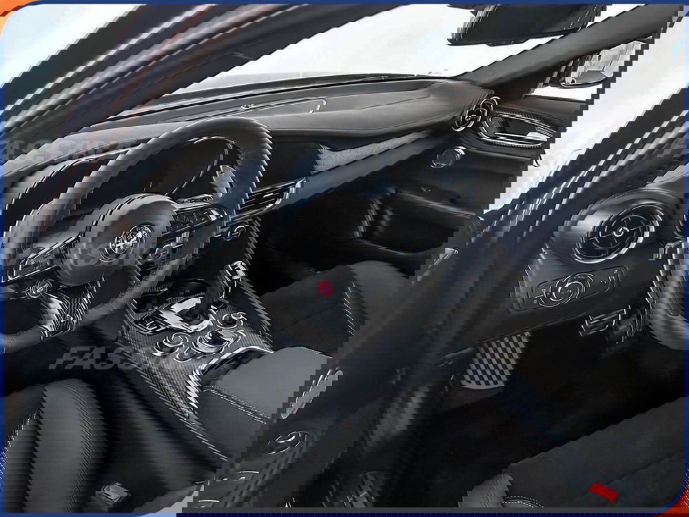 Alfa Romeo Giulia nuova a Milano (9)