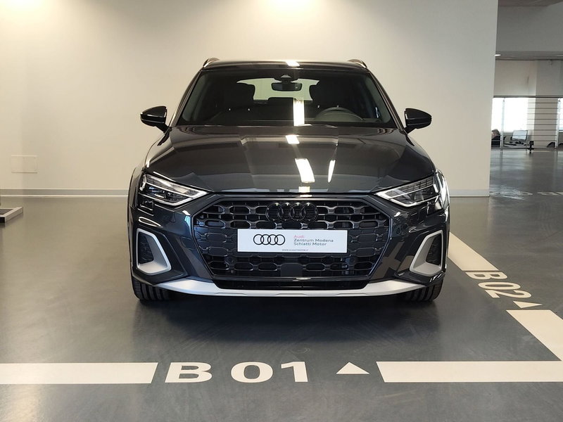 Audi A3 Sportback nuova a Modena (2)