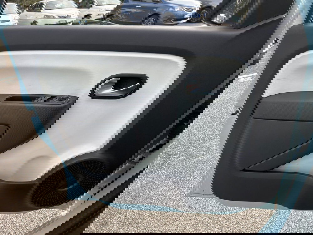 Renault Twingo usata a Latina (19)