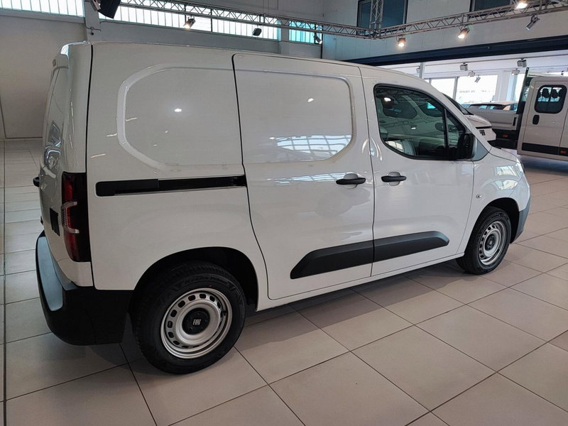 Fiat Doblò Furgone nuova a Milano (4)