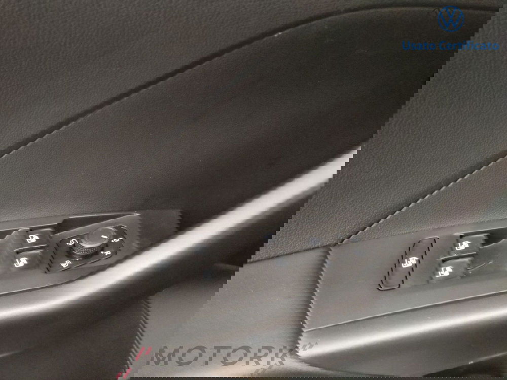 Volkswagen T-Cross usata a Varese (15)