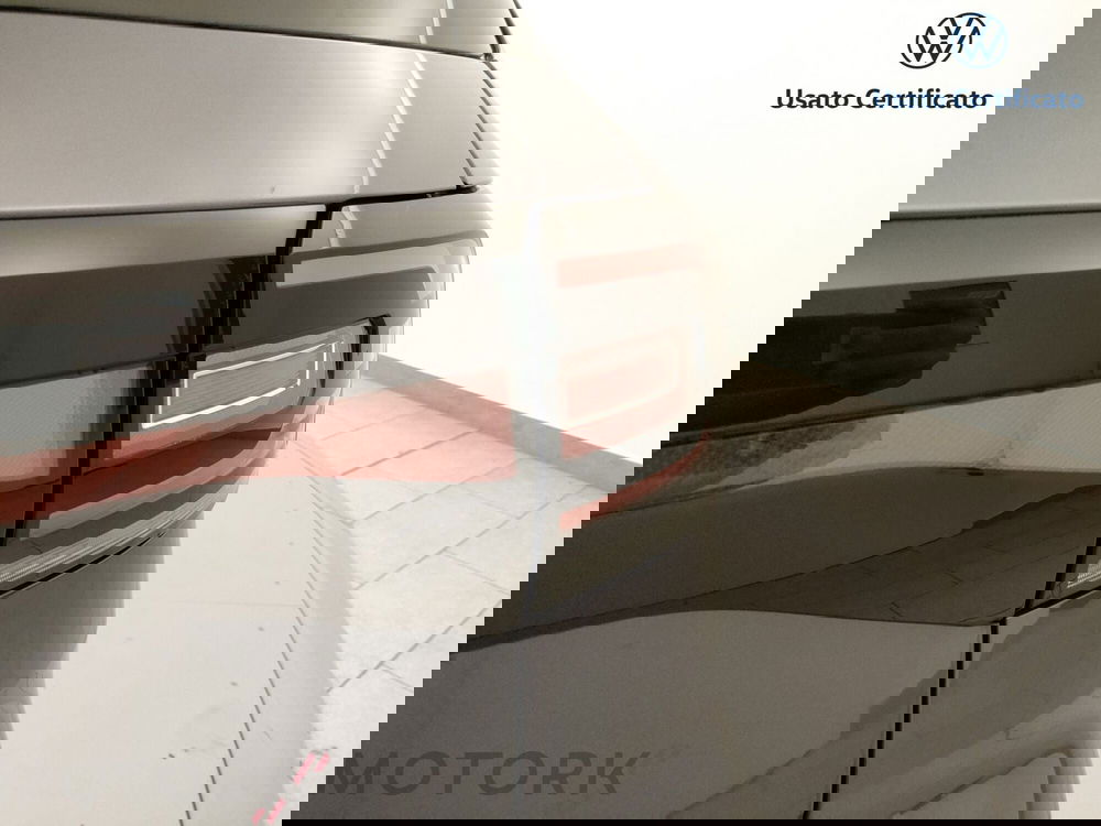 Volkswagen T-Cross usata a Varese (8)