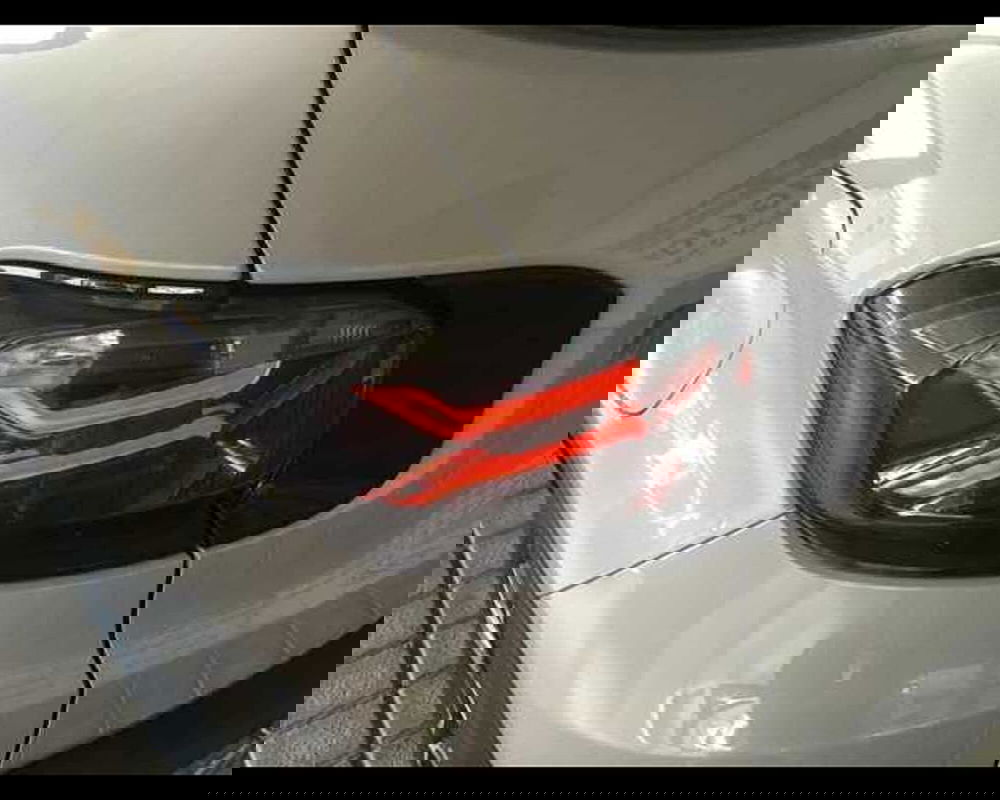 Jeep Avenger usata a Varese (11)