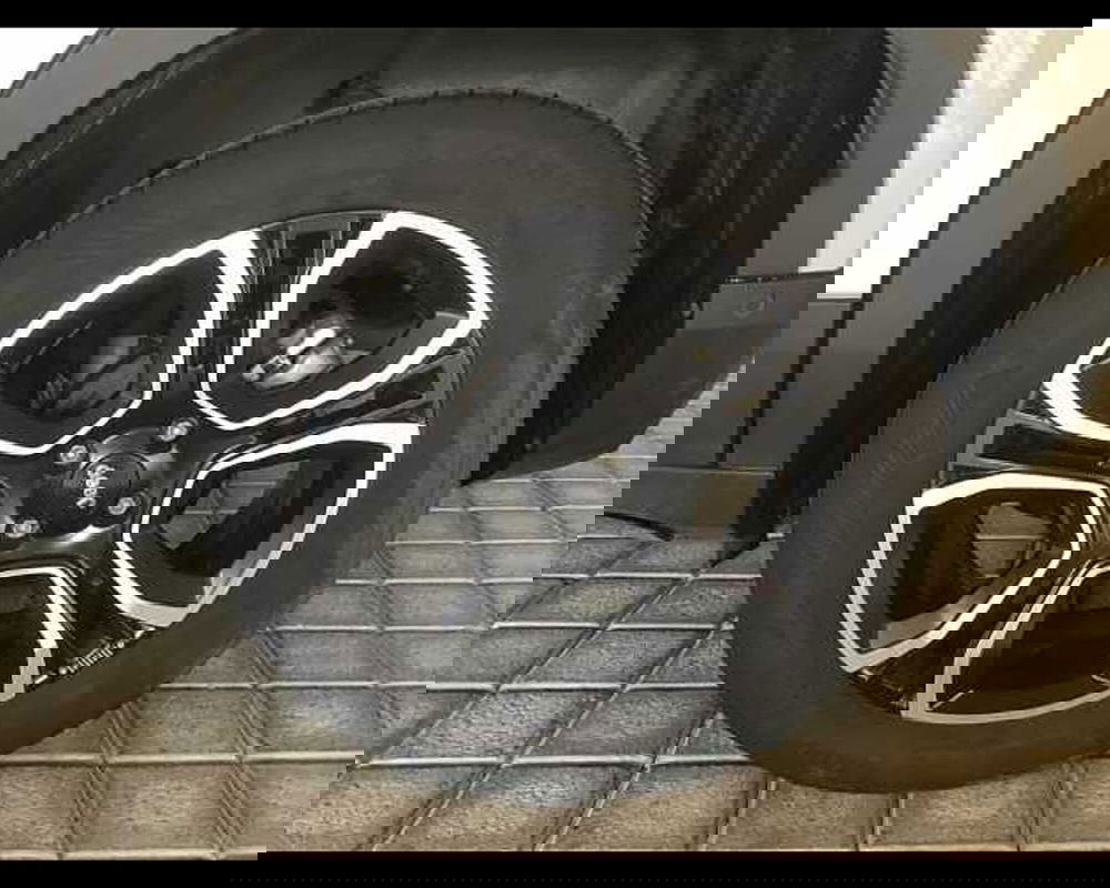 Jeep Avenger usata a Varese (12)