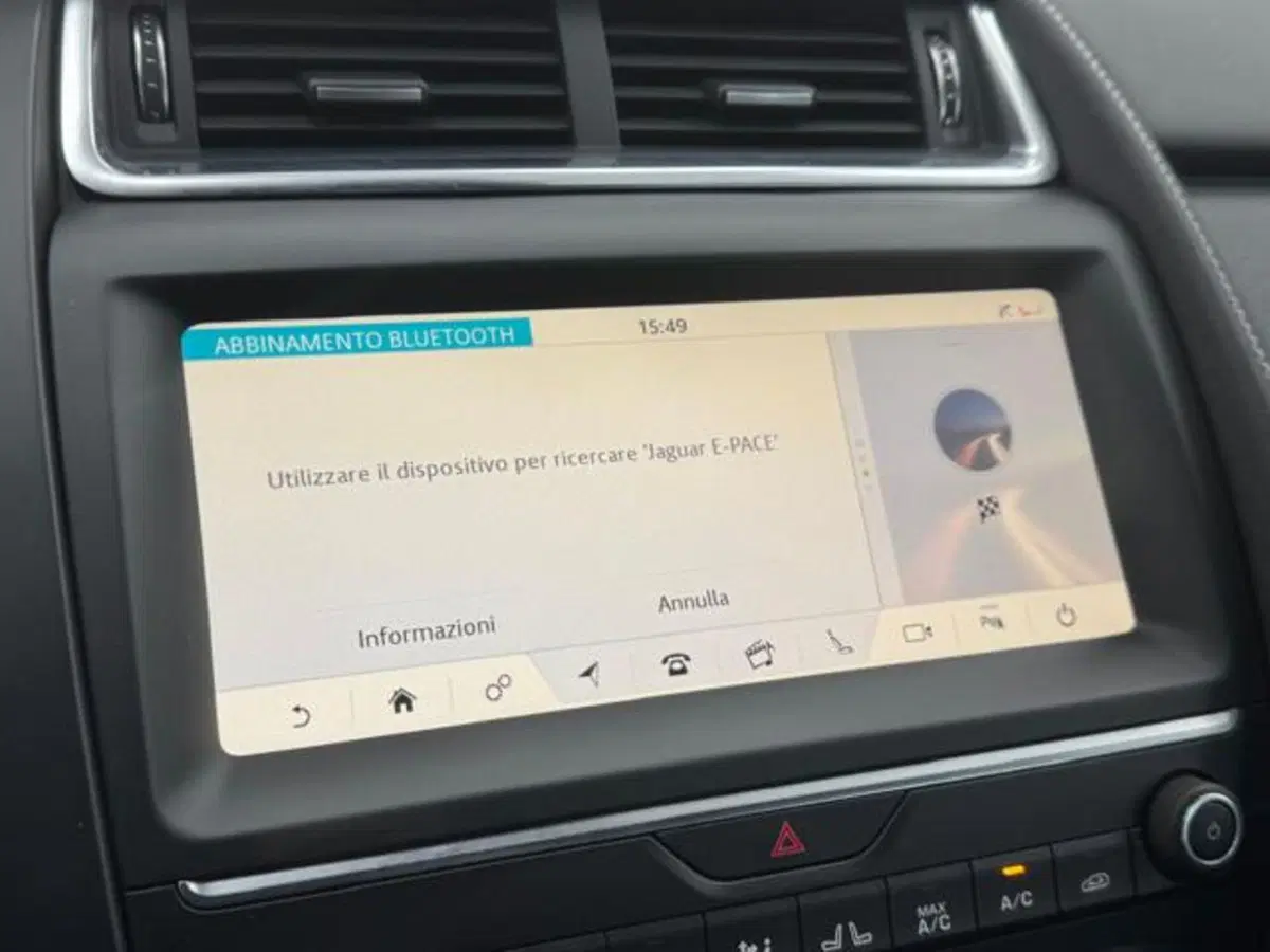 Jaguar E-Pace usata a Como (14)