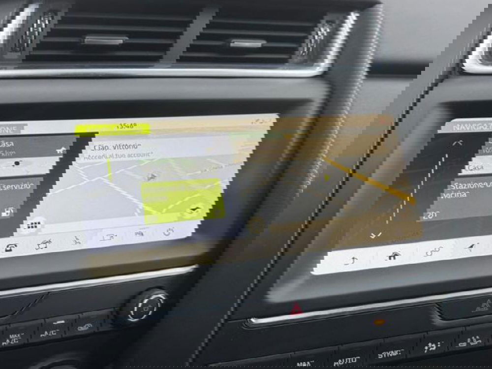 Jaguar E-Pace usata a Como (15)