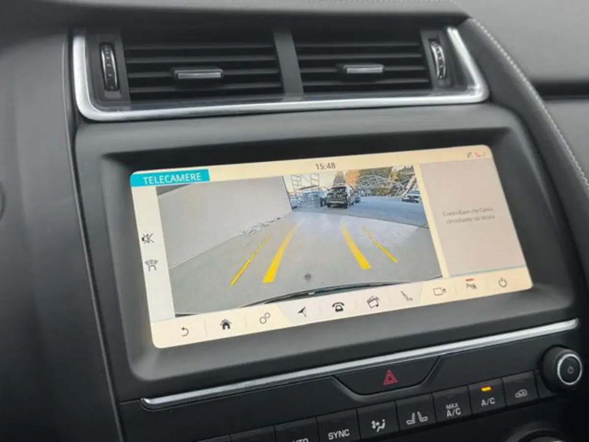 Jaguar E-Pace usata a Como (17)