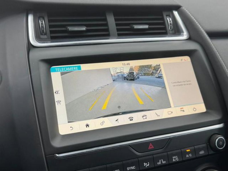 Jaguar E-Pace usata a Como (17)