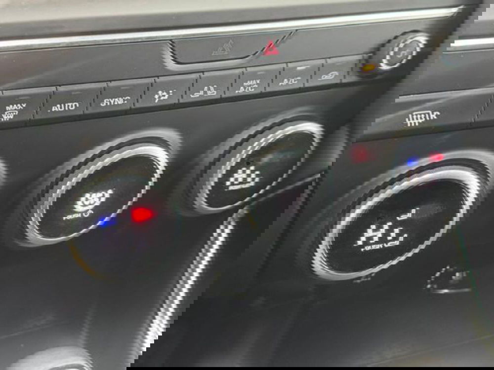 Jaguar E-Pace usata a Como (18)