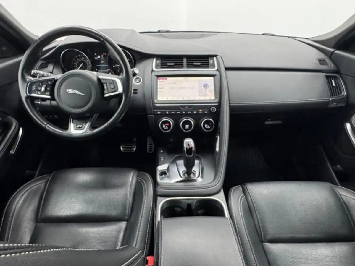 Jaguar E-Pace usata a Como (4)