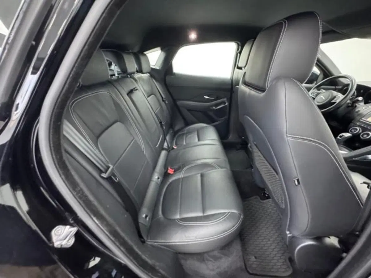 Jaguar E-Pace usata a Como (5)