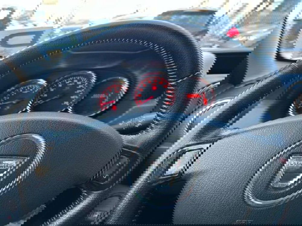 Dacia Duster usata a Firenze (17)