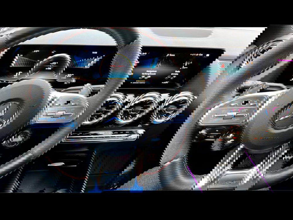 Mercedes-Benz GLA SUV usata a Varese (10)