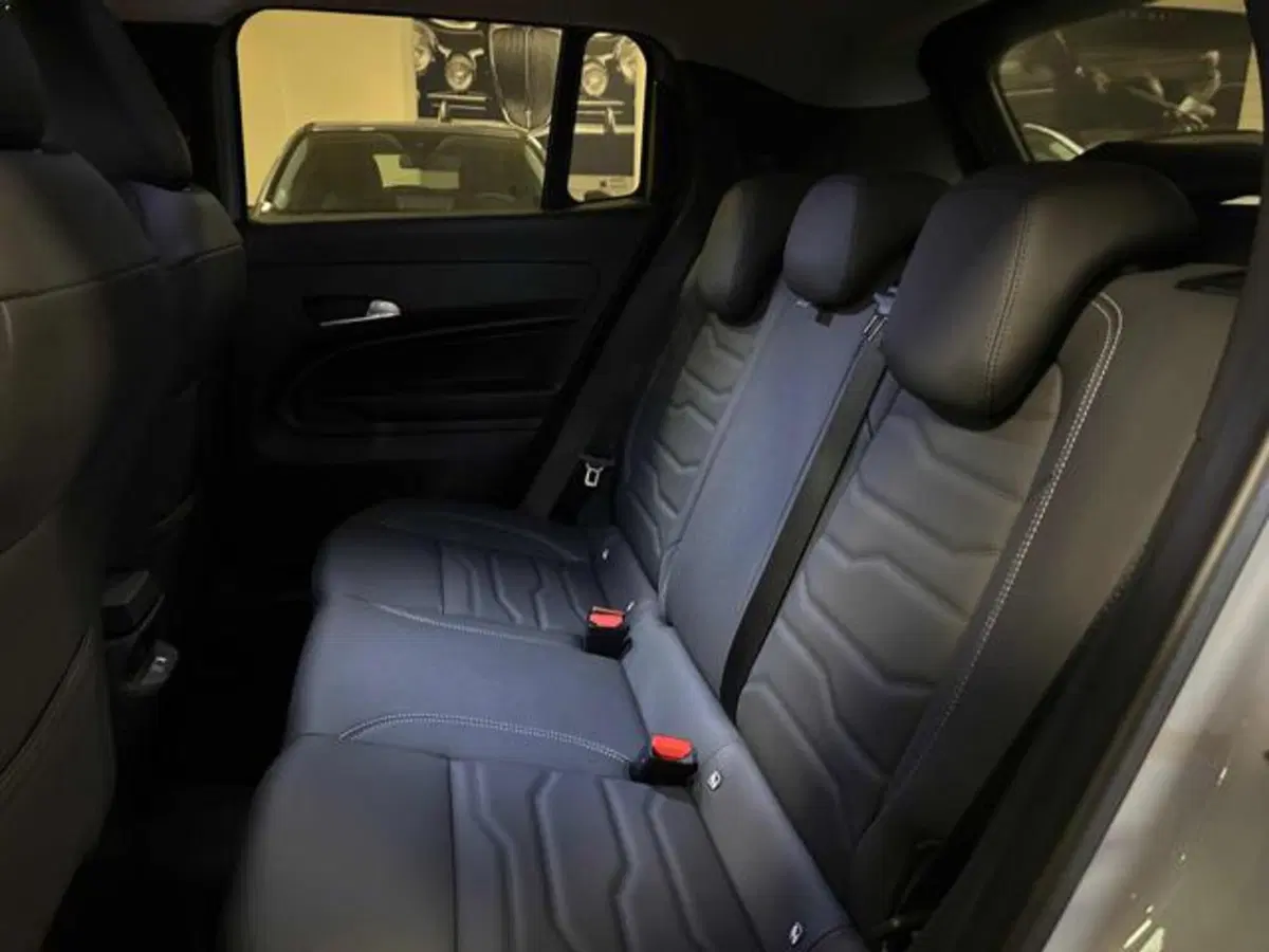 Jeep Avenger nuova a Vercelli (10)