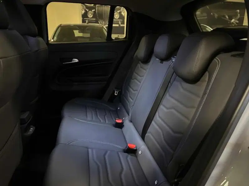 Jeep Avenger nuova a Vercelli (10)