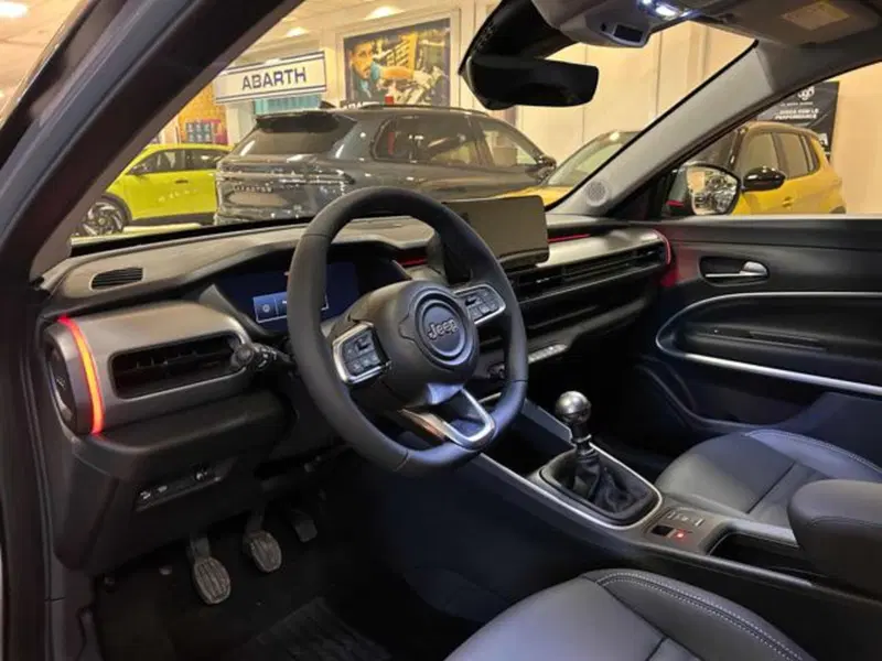 Jeep Avenger nuova a Vercelli (11)