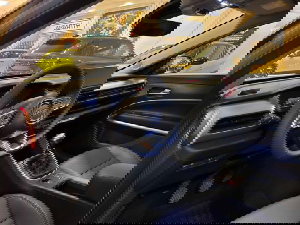 Jeep Avenger nuova a Vercelli (11)